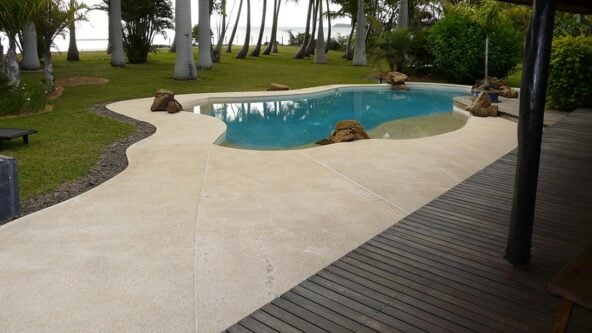 Plage de piscine d’une maison